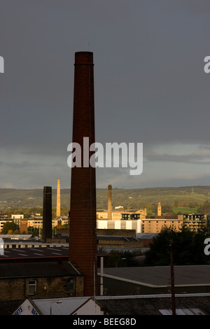 L'usine et d'usine de cheminées Shipley et Saltaire est un rappel du passé industriel de Bradford, West Yorkshire Banque D'Images