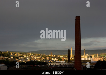 L'usine et d'usine de cheminées Shipley et Saltaire est un rappel du passé industriel de Bradford, West Yorkshire Banque D'Images