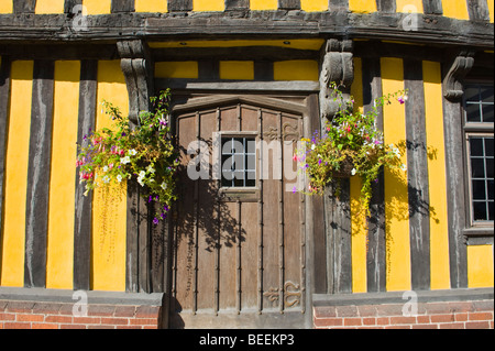 Porte avant de colombages dans Ludlow Shropshire England UK Banque D'Images