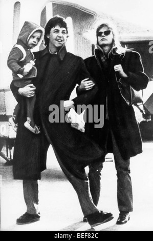 Singer Paul McCartney à Tokyo avec la famille Banque D'Images