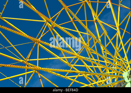 Evergreen State Fair close up of yellow grande roue rayons Monroe Washington State USA Banque D'Images