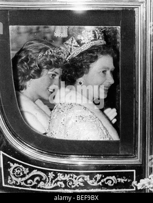 La reine Elizabeth II et de la princesse Diana dans stage coach Banque D'Images