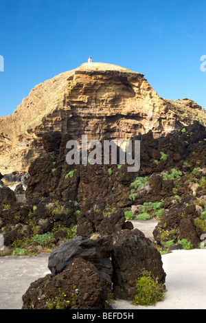 Rocky, paysage volcanique à Porto Moniz, sur l'île de Madère. Banque D'Images