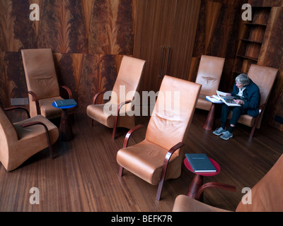 Salle de lecture en musée Kolumba à Cologne Allemagne Banque D'Images