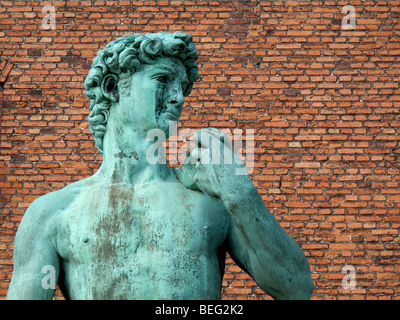 Replica statue de David de Michel-Ange à l'extérieur en fonte Royal Collection, Copenhague, Danemark Banque D'Images