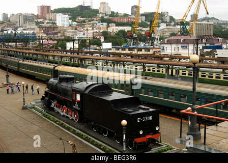 Trans Siberian Gare la plate-forme, Vladivostok, Russie Banque D'Images