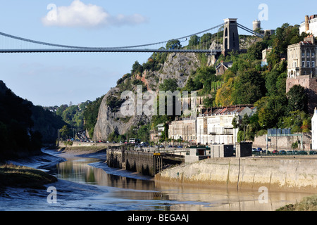 Marée basse sous le pont suspendu de Clifton, Bristol, England Banque D'Images