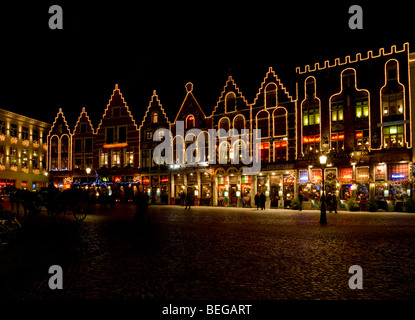 Vue de nuit allumé Grote Markt, à Bruges Banque D'Images
