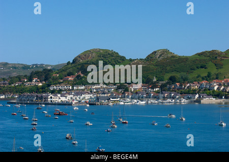 Vue du Château de Conwy à Deganwy, Gwynedd, vers le pays de Galles, Royaume-Uni. Banque D'Images