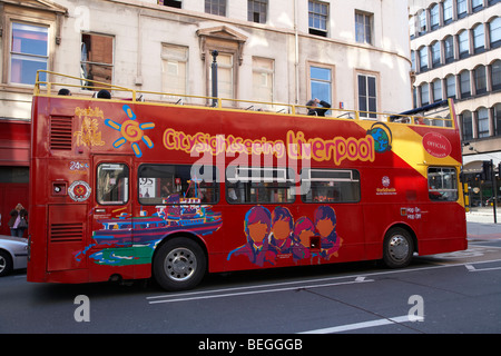 Visite de la ville rouge ouvert rouge bus panoramique à Liverpool Merseyside England uk Banque D'Images