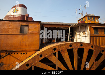 Fusée de roue à aubes sterne Boat Docked in Dhaka Bangladesh Banque D'Images