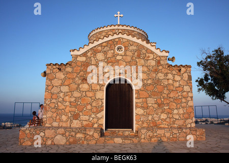 Les gens à l'Église du prophète Elias (Profitis Ilias), Protaras, Chypre. Banque D'Images