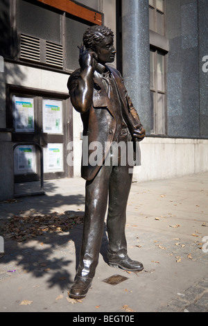 LIFFE Opérateur par Stephen Melton, Walbrook Street, London, England, UK Banque D'Images