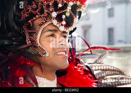 L'école de samba Paraiso à Hackney les célébrations du carnaval et défilé à Londres. Banque D'Images