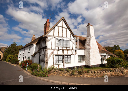 L'Angleterre, Cambridgeshire, Huntingdon, Houghton village plus ancienne maison en bois ancien George and Dragon Inn Banque D'Images