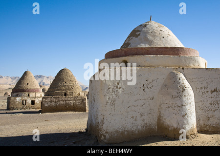 Tombes de El Qasr à Dakhla Oasis, Désert de Libye, Egypte Banque D'Images