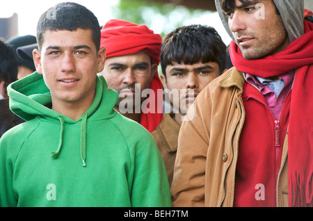 Calais, des réfugiés afghans dans l'espoir d'atteindre le Royaume-Uni Banque D'Images