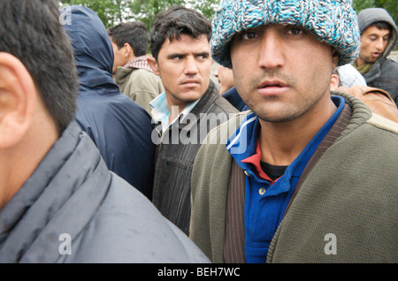 Calais, des réfugiés afghans dans l'espoir d'atteindre le Royaume-Uni Banque D'Images