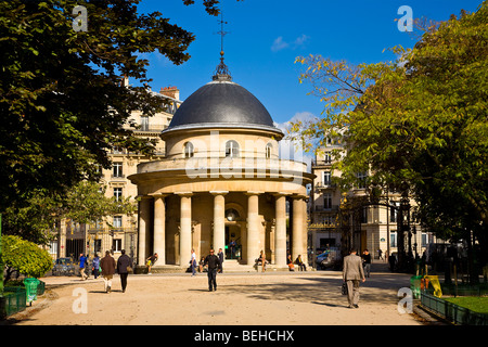 DOMINICAINE SQUARE, PARC MONCEAU, PARIS Banque D'Images