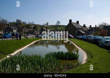 Duck Pond Village Hartington en Angleterre Derbyshire Peak District Banque D'Images