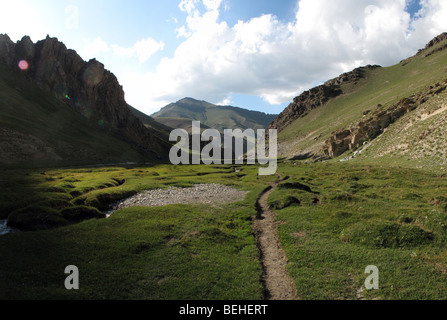 Dans la vallée du glacier cenic Tian Shan à l'est de Kirghizistan près de Tash Rabat menant à la Col Torugart Banque D'Images