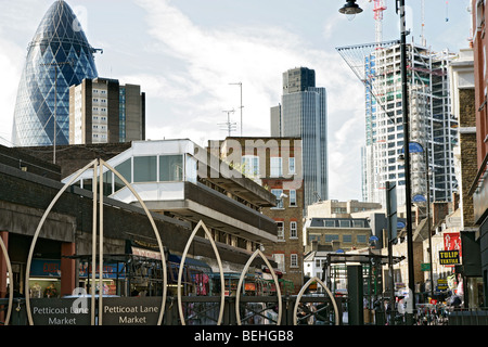 Marché Petticoat Lane dans l'East End de Londres vue de la rue Commercial, England, UK Banque D'Images