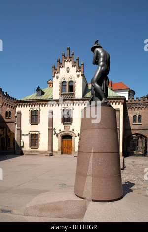 Europe de l'Est Pologne Krakow Malopolska Princess musée Czartoryski et Merkuriusz (mercure) dans la rue Pijarska Statue Banque D'Images