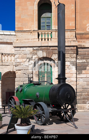 Vieux moteur à vapeur sur l'affichage à Malte Maritime Museum Banque D'Images