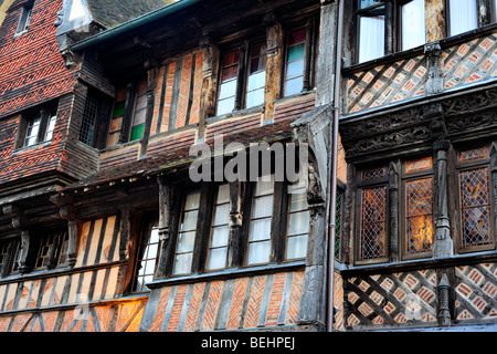 Vieilles façades de maisons traditionnelles dans la région de alley à Etretat, Normandie, France Banque D'Images