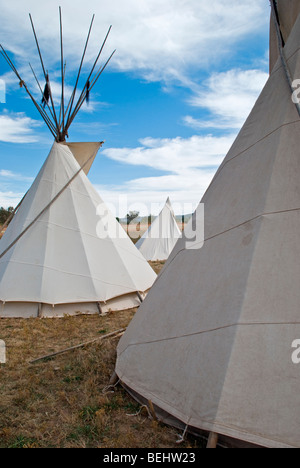 Tipis entourent le motif lors de la 20e assemblée annuelle Cowboy Symposium tenu à Ruidoso Downs, Nouveau Mexique. Banque D'Images