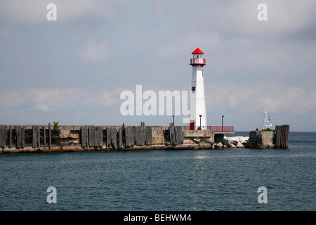 Phare de Wawatam sur le lac Huron à Saint Ignace Michigan aux États-Unis horizon de paysage à faible angle personne aucune horizontale haute résolution Banque D'Images