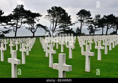 Seconde Guerre mondiale deux tombes au cimetière américain de Normandie, Omaha Beach, Colleville-sur-Mer, Normandie, France Banque D'Images