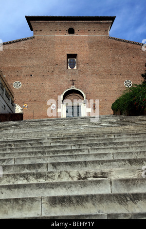 Escalier et façade de Santa Maria in Aracoeli à Rome Banque D'Images