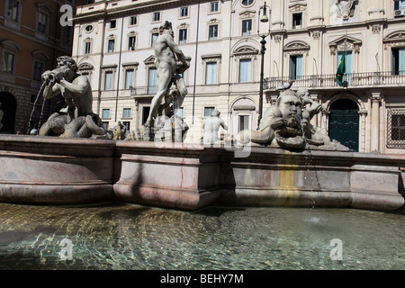 La Fontana del Moro sur la Piazza Navona à Rome, Italie Banque D'Images