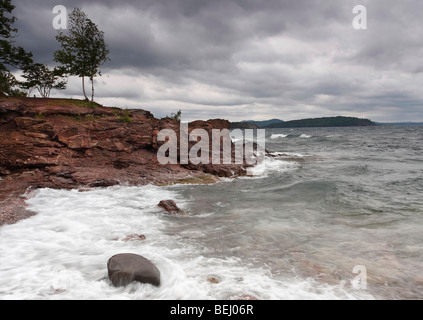 Lake Superior presque Isle State Park Michigan mi aux États-Unis grands Lacs US un paysage les vagues vues de dessus le changement climatique impact haute résolution Banque D'Images