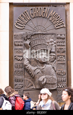 Relief en bronze, Covent Garden, Londres, Royaume-Uni Banque D'Images