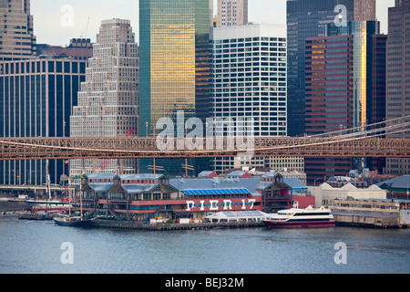 Pier 17, South Street Seaport au centre-ville de Manhattan à New York City Banque D'Images