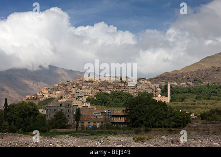 Village berbère en haut Atlas, Maroc Banque D'Images