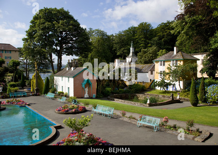 Vue du village Portmeirion Gwynedd au nord du Pays de Galles Banque D'Images