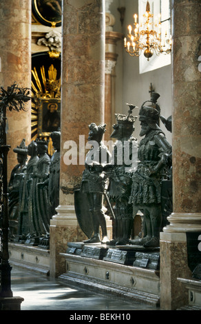 Intérieur de l'Église Hofkirche (Cour) à Innsbruck, Autriche Banque D'Images