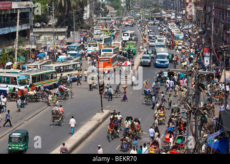 Rue animée à Dhaka Bangladesh Banque D'Images