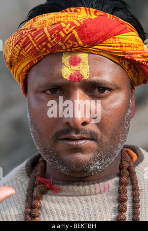 Pashupatinath, Népal. Sadhu (saint homme) au plus sacré Temple Hindou du Népal. Banque D'Images