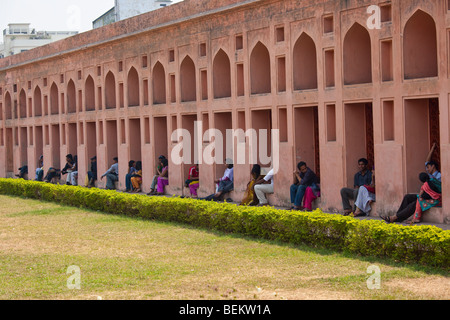 Les jeunes couples à l'intérieur de fort Lalbagh à Dhaka Bangladesh Banque D'Images