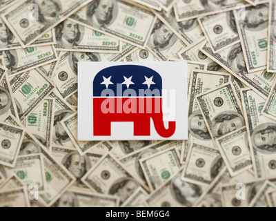 GOP symbol wtih US dollars as background Banque D'Images