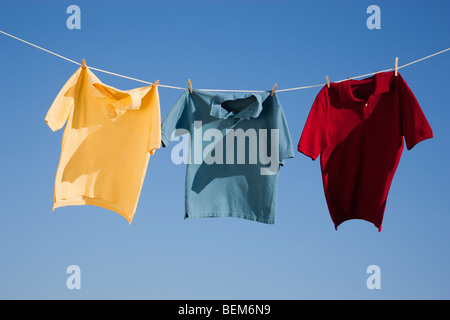 Shirts on clothes line Banque D'Images