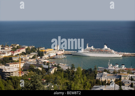 Ukraine Crimée Yalta view of city & Harbour Banque D'Images