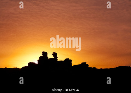 L'Rock formations silhouette dans Atuel Canyon au coucher du soleil, San Rafael, dans la province de Mendoza, Argentine Banque D'Images