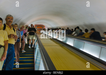 100 mètres du métro souterrain, Pyongyang, Corée du Nord Banque D'Images