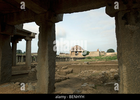 Le temple de Krishna partiellement effondré un temple situé au sud de Hemakuta Hill a été construite pour célébrer une victoire militaire du roi Banque D'Images