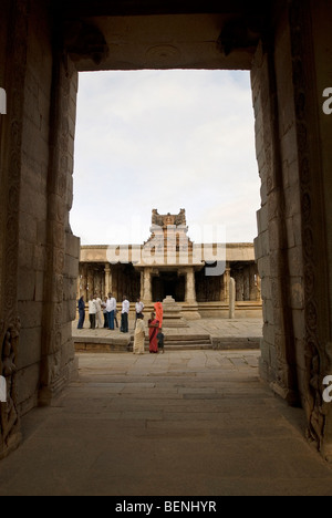 Le temple de Krishna partiellement effondré un temple situé au sud de Hemakuta Hill a été construite pour célébrer une victoire militaire du roi Banque D'Images